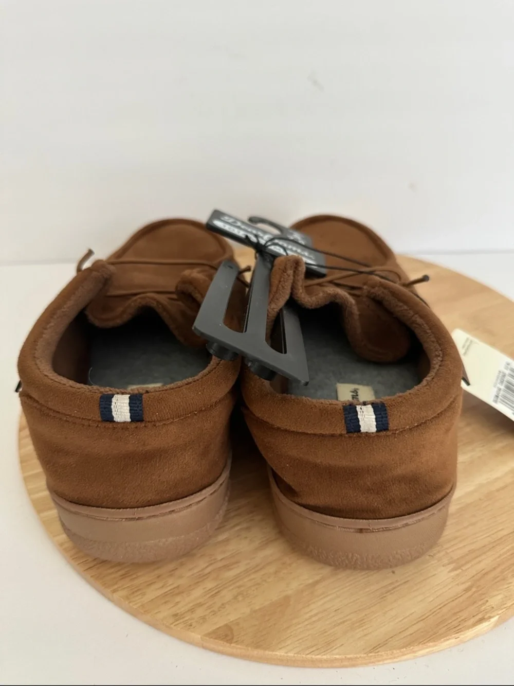 Dearfoams Mens Memory Foam Slip-On Slippers